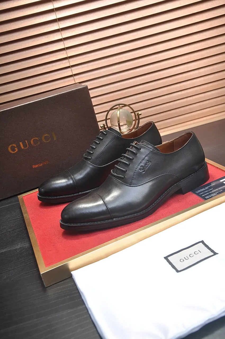 Men's shoes💰440💶Italy's top luxury men's shoe giant [GUCCI] (cowhide lining) has a new arrival🍃Original European style🔰 Pleasant to the eye😍In order to make the shoes more durable and non-deformable🌀The production continues to follow traditional methods but there is still no lack of innovation💪The original cowhide is chosen for the leather♻️ Smooth, natural and extra bright⭐Made of imported cowhide The rich man’s first choice 38-45 (45 customized)